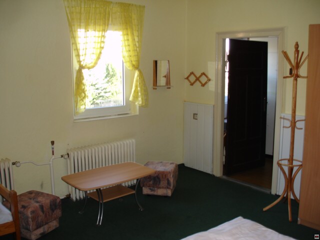 img00019.jpg